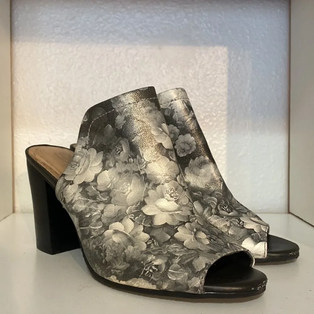 Sbicca Estela Floral Scenic Block Heel Open Toe Black Gray Sandals Slip On Comfy